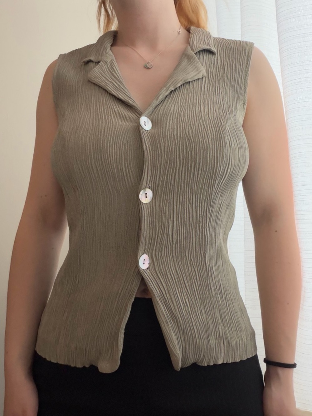 Vintage Sleeveless Crinkle Button-Front Top